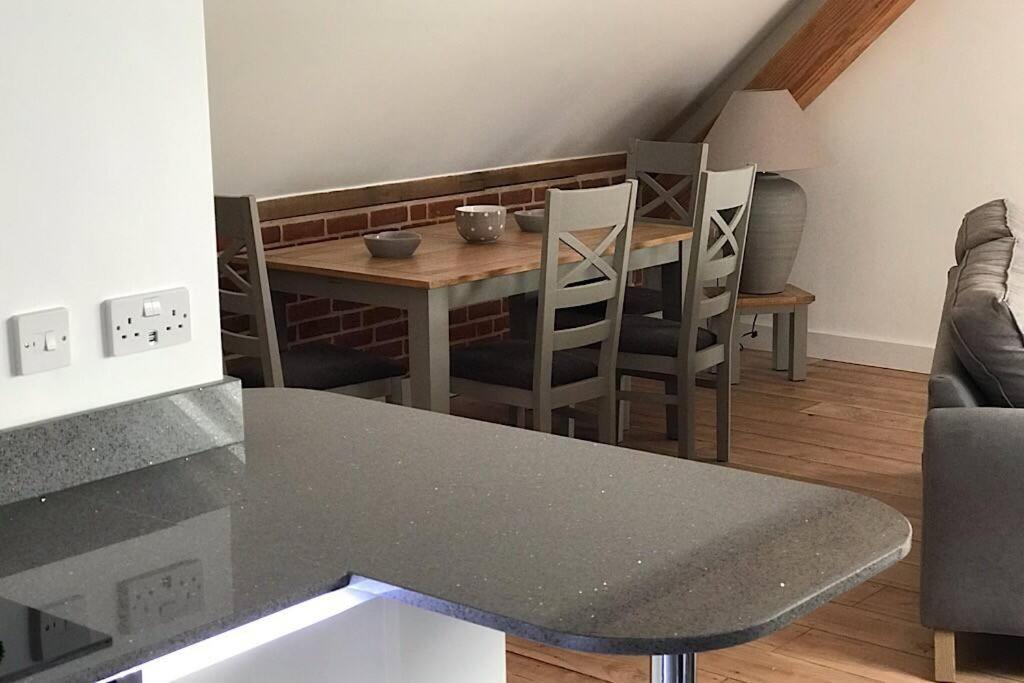 Beautiful Rural Apt, Walking Distance To Three Choirs Vineyard/Brassiere Gloucestershire Apartment Newent Luaran gambar